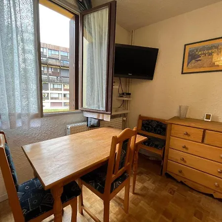 Apartment Cosy Renove, Proche Pistes Et Commerces, Ideal Pour Couples Et Familles - Fr-1-165a-183